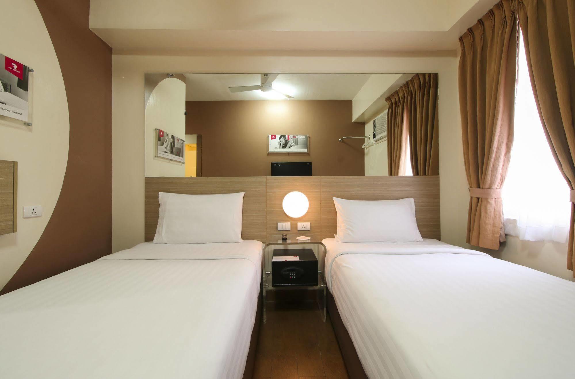 Red Planet Clark Hotel 3*