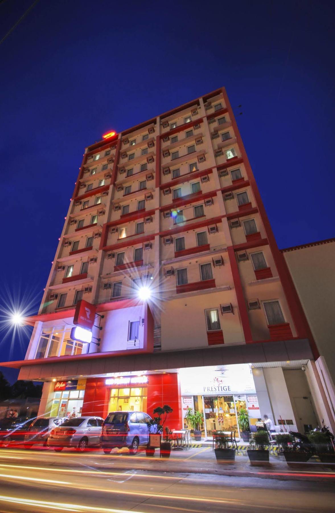 Hotel Red Planet Clark 3*